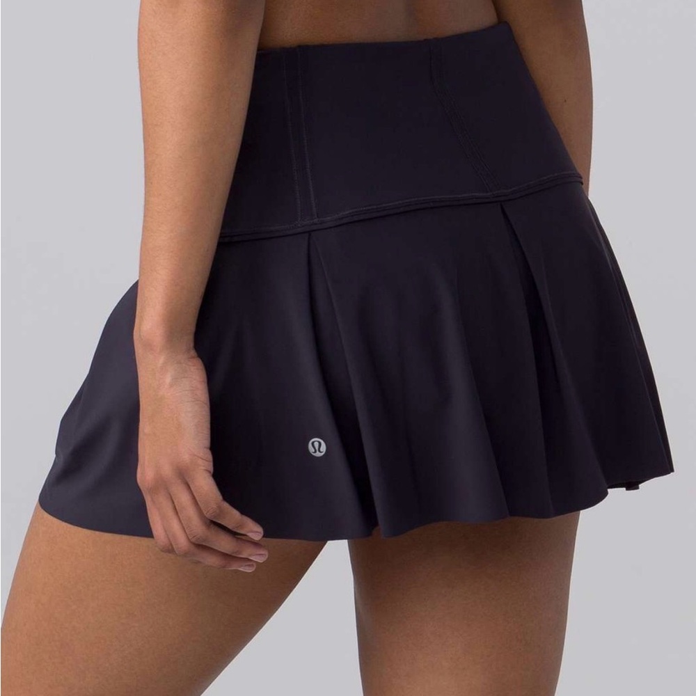 Lululemon Lost in Pace Skirt Pleated, Black/Currant, Tennis/Running, Size 4